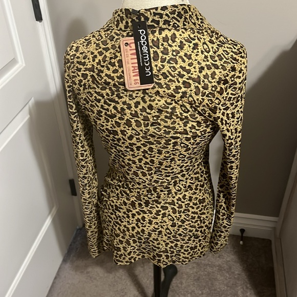 Leopard blouse with pocket and a collar - Picture 4 of 6